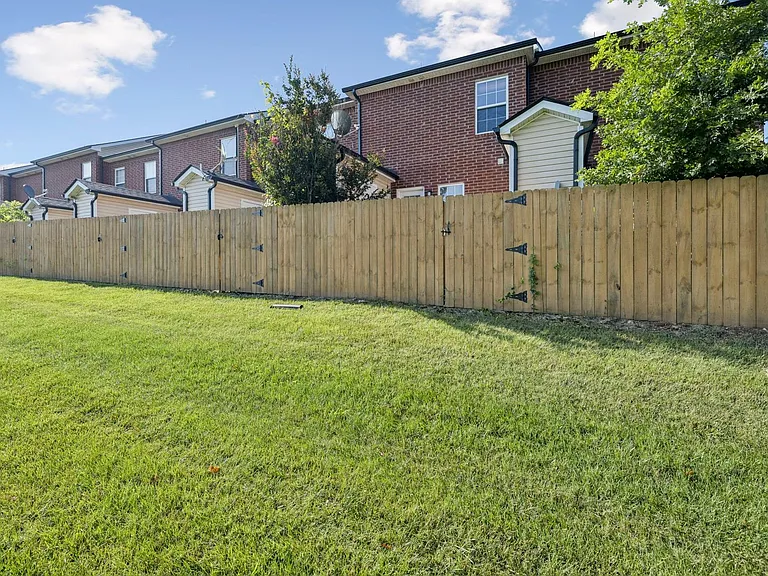 340 Stewarts Landing Cir — Photo 19