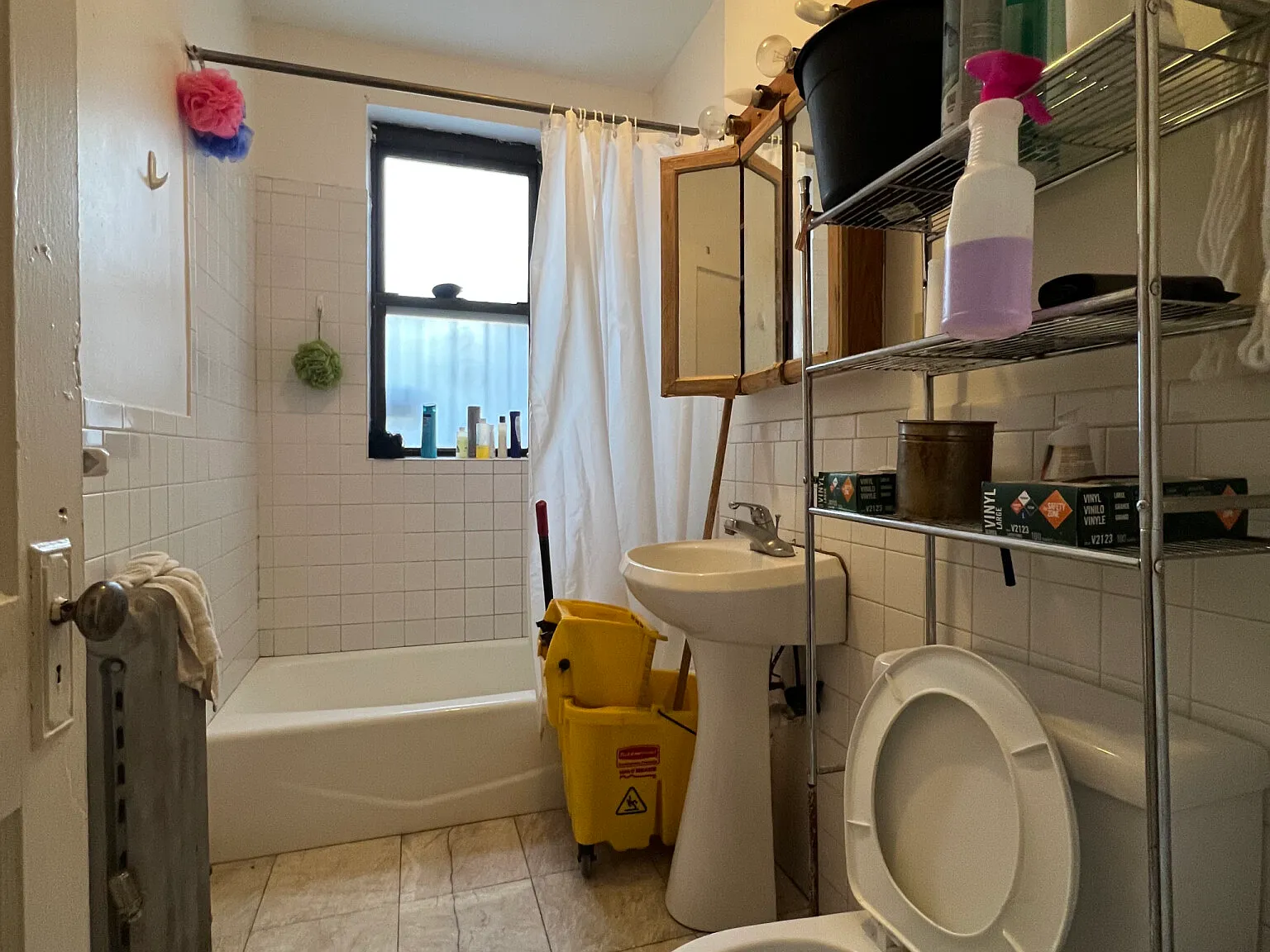 4 bed, 9999 sqft, $3,450 — Photo 4