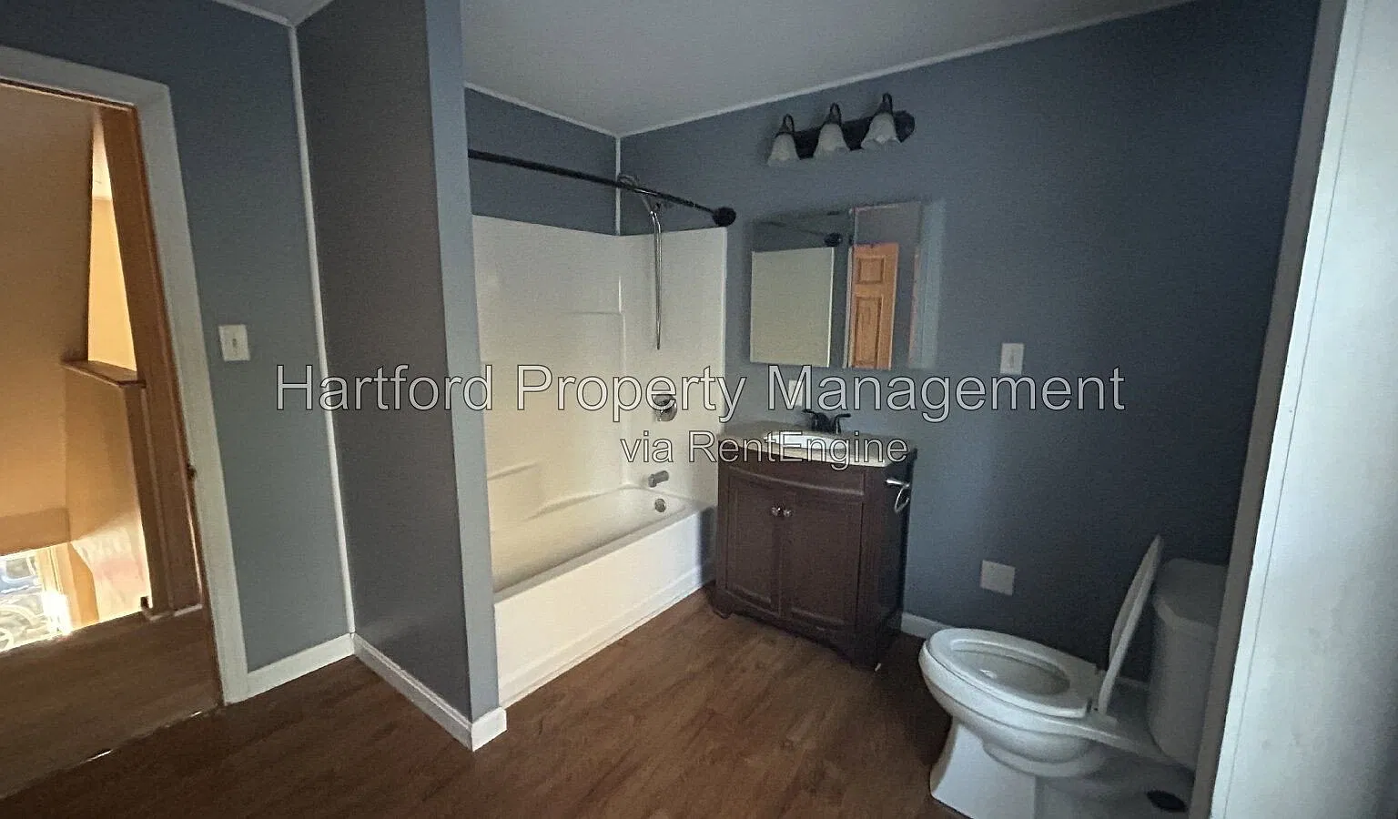 2 bed, 1.0 bath, $1,600 — Photo 4