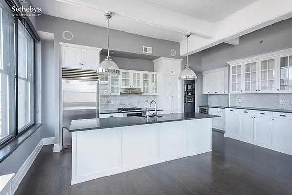 Sold by Sotheby's International Realty | media 14