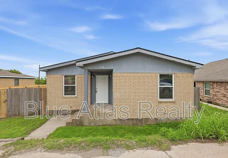 116 Arrowhead St #B — Photo 3