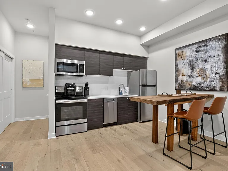 257 N 3rd St #3 — Photo 6