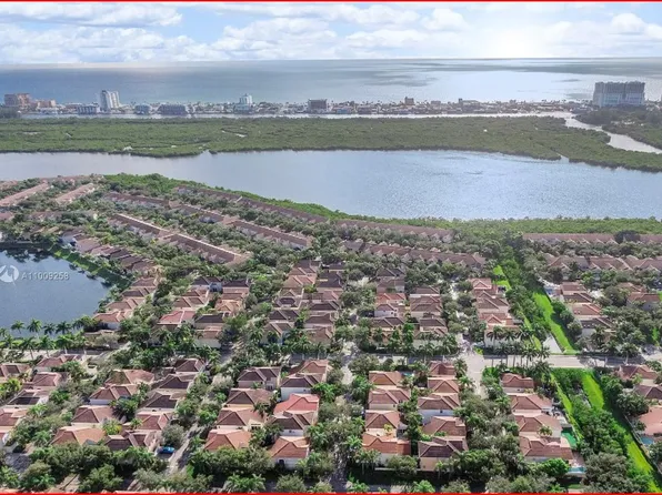 940 Doveplum Ct, Hollywood, FL 33019