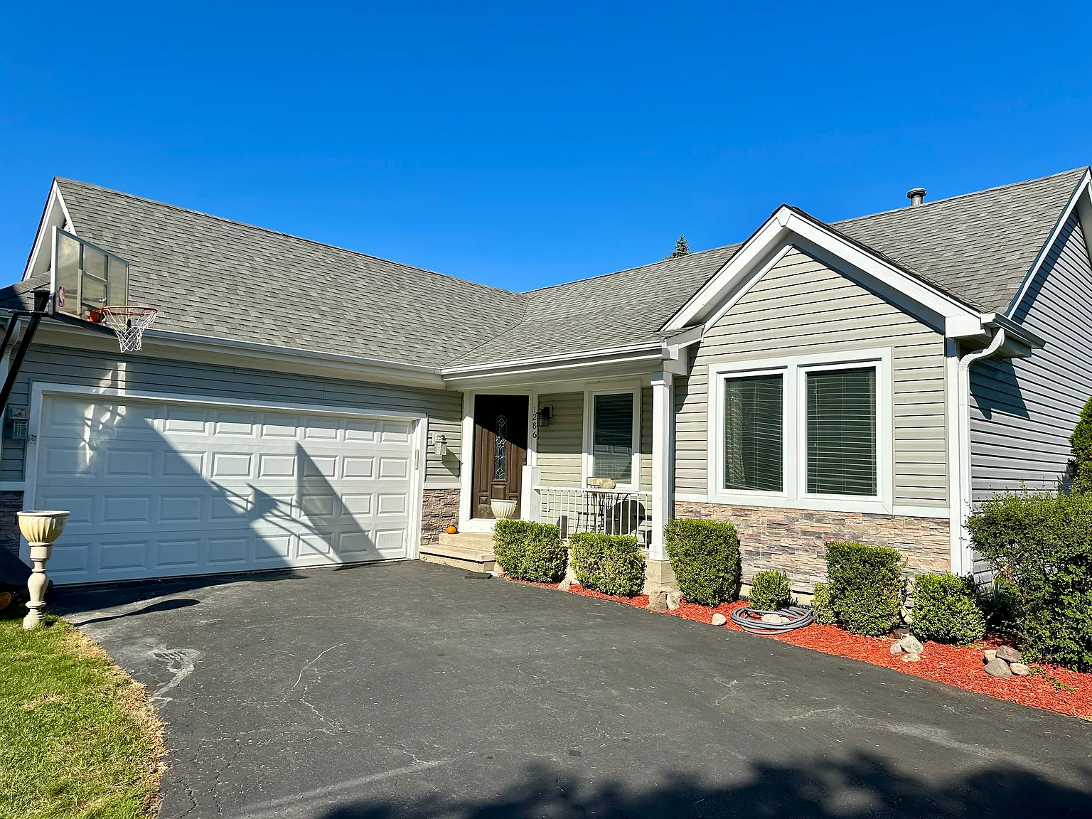 1286 Lexington Ln photo 1