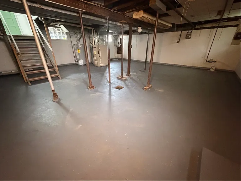 351 E Judson Ave — Photo 13