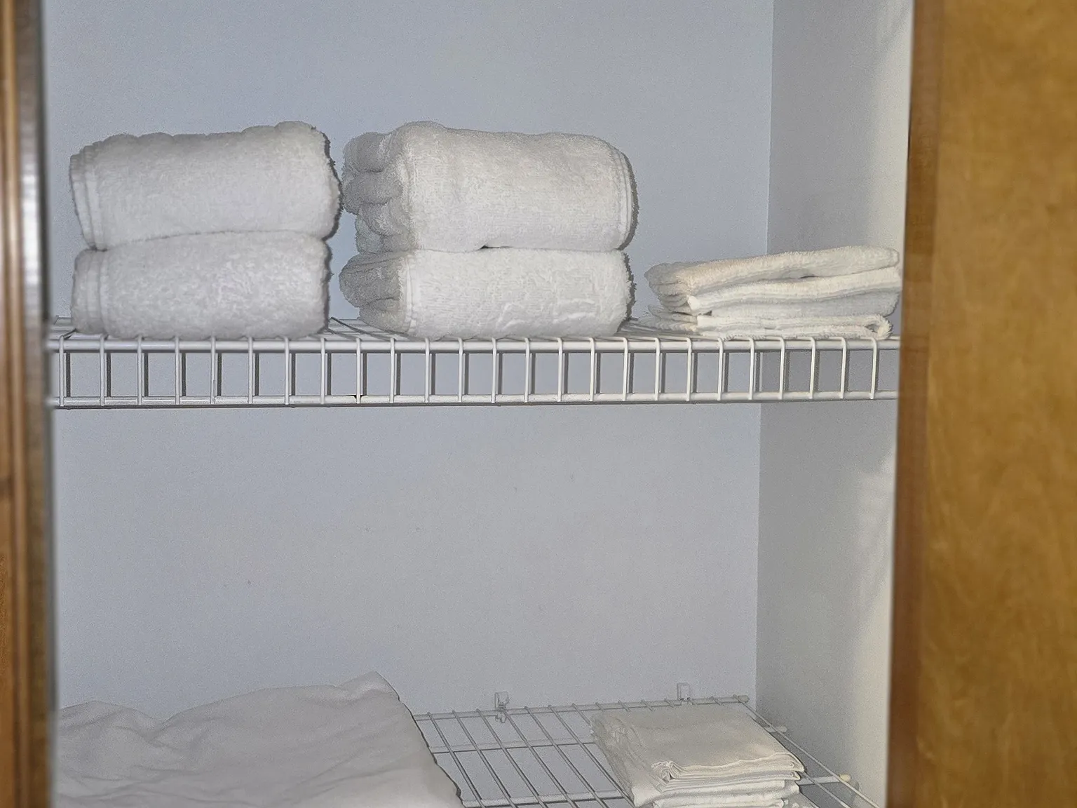 Alder Creek Drive S, North Tonawanda — Photo 3