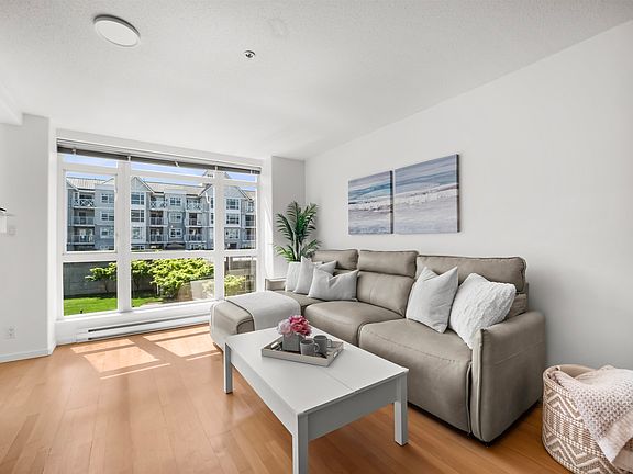 2nd image of 3142 Saint Johns St #302
