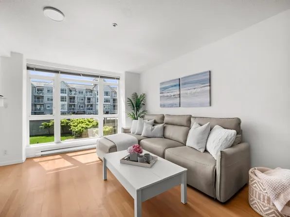 3142 Saint Johns St #302, Pt Moody, BC V3H 5E5