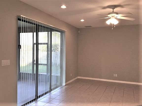 4th image of 1545 Amaryllis Cir