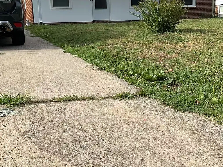 618 Ireland St — Photo 1