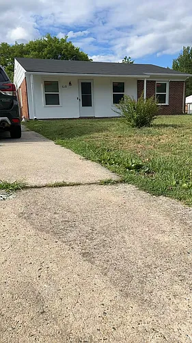 618 Ireland St Photo 1