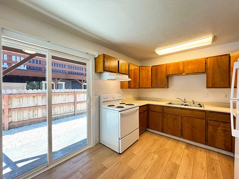 2148 Primrose Dr #1 — Photo 9