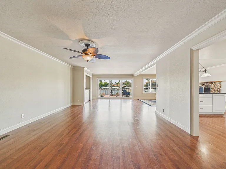 4910 Cabrillo Point — Photo 26