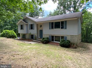 1322 Chantilly Ln, Inwood, WV 25428