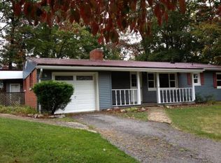 206 Dogwood Ln, Bluefield, VA 24605