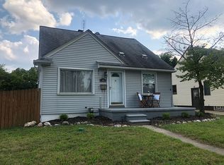 405 Chippewa St, Clawson, MI