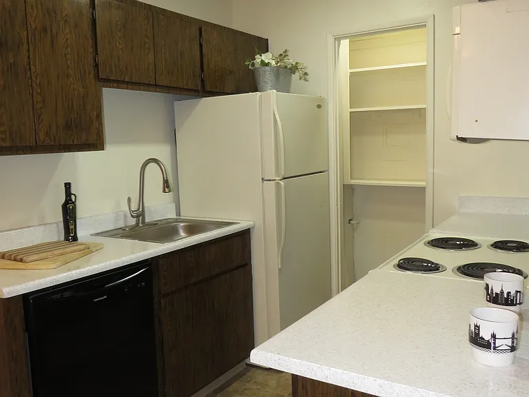 Shadowtree Apartment Homes — Photo 76