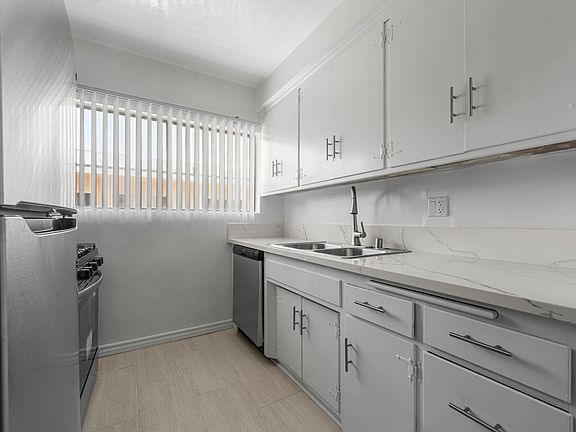 2nd image of 1323 N Bronson Ave #18
