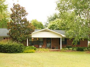 705 S Kennedy St, Metter, GA 30439