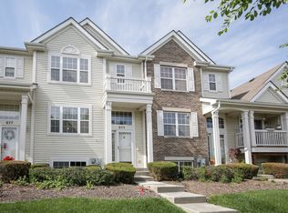 875 Emerald Dr, Hampshire, IL 60140