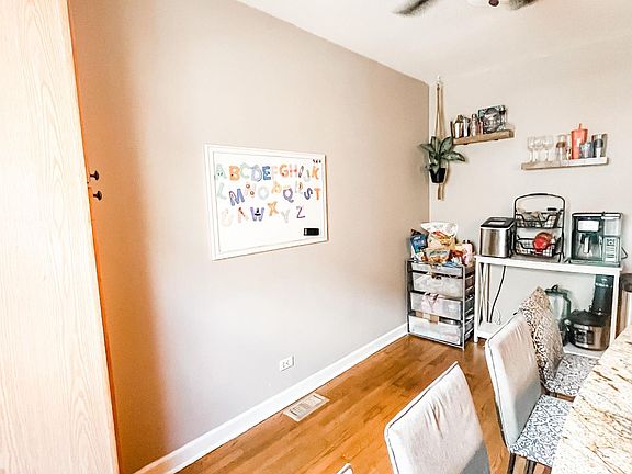 4th image of 1010 S Taylor Ave