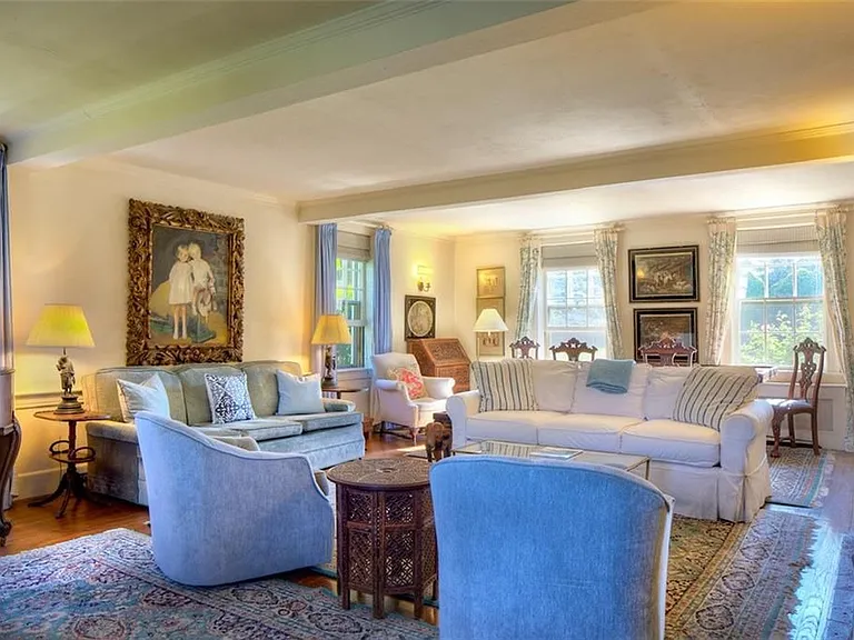 22 Castle Hill Ave — Photo 4