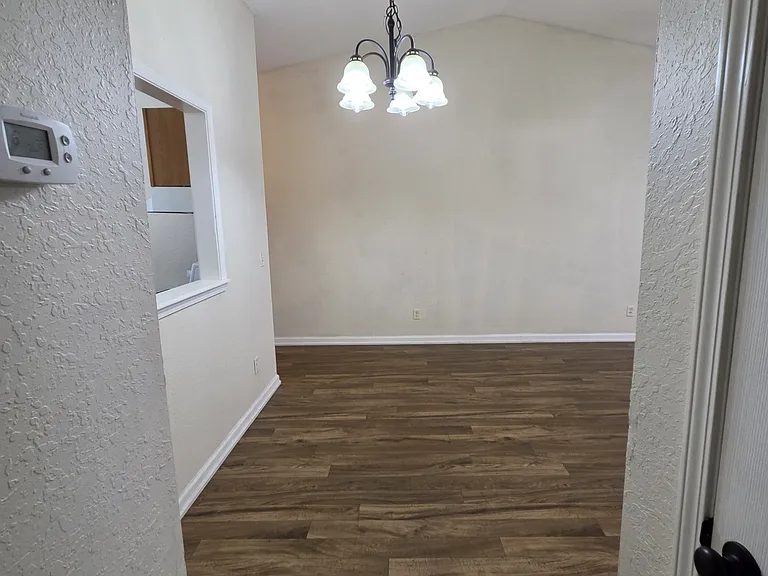 403 S Ashley St — Photo 22