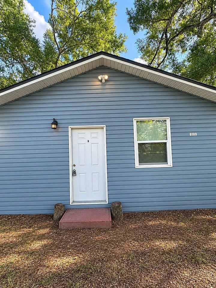 2 bed, 850 sqft, $1,375 — Photo 1