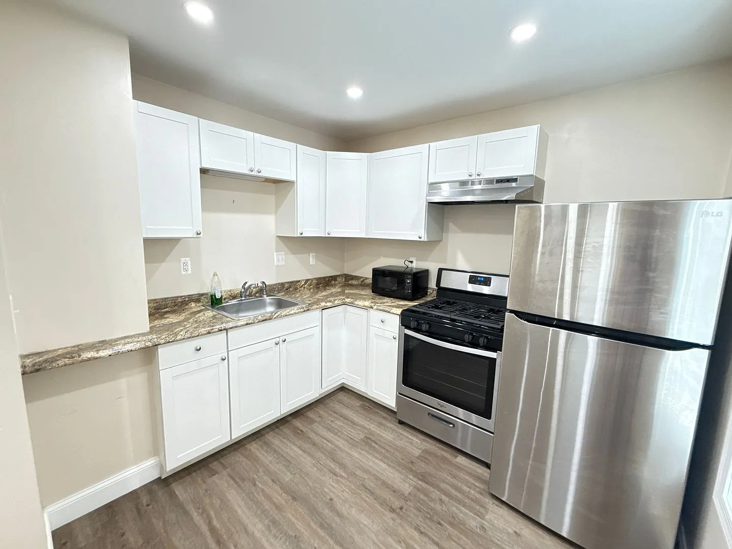 280 4th Ave. — Photo 3