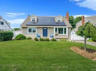 76 Bellmore Rd, East Meadow, NY 11554