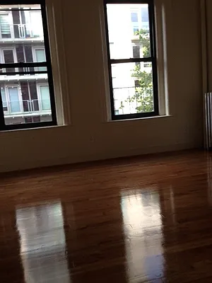 Rented by Kings Court Real Estate | media 45