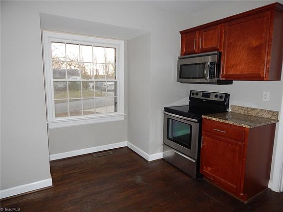5th image of 2816 Stratford Dr