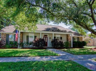 5533 Round Forrest Dr, Baton Rouge, LA 70817
