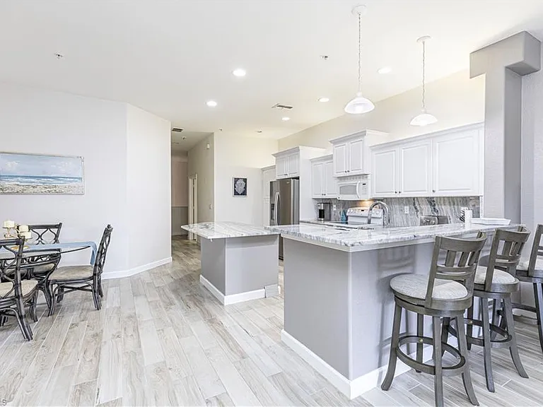8641 Piazza Del Lago Cir #203 — Photo 19
