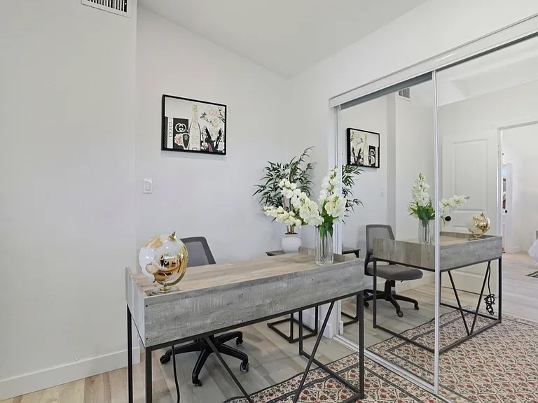 405 S Clara St — Photo 12