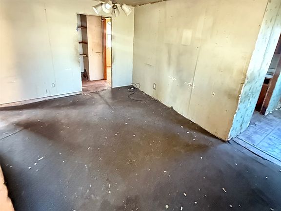 3rd image of 318 S Church St