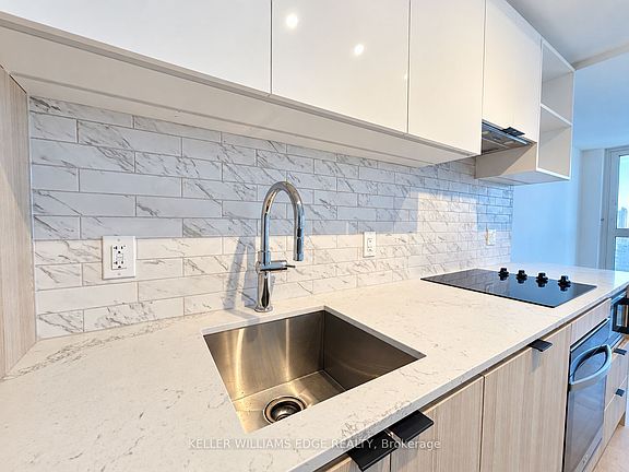 4th image of 252 Church St #4517