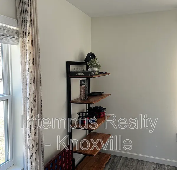 1104 E Hendron Chapel Rd — Photo 28
