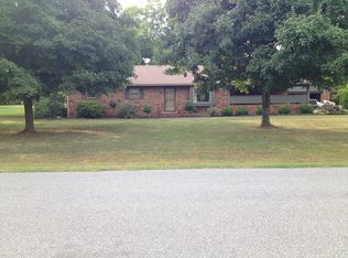 824 Parkway Dr, Benton, KY 42025