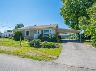 45 Vineyard St, Pawtucket, RI 02860