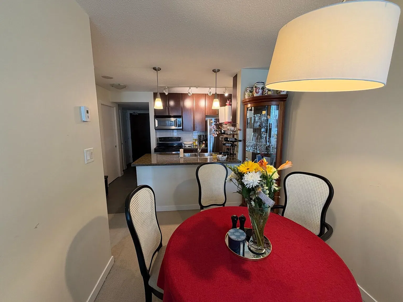 1 bed, 600 sqft, $2,300 — Photo 3