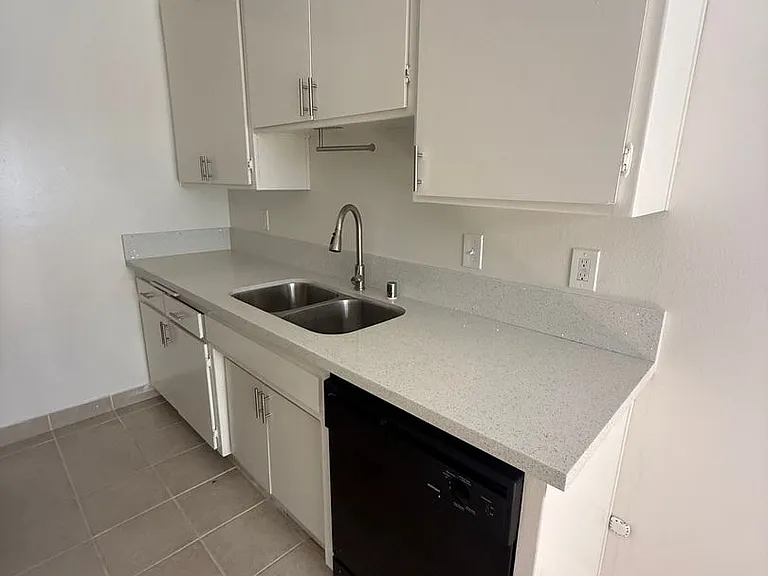 3736 Jasmine Ave — Photo 11