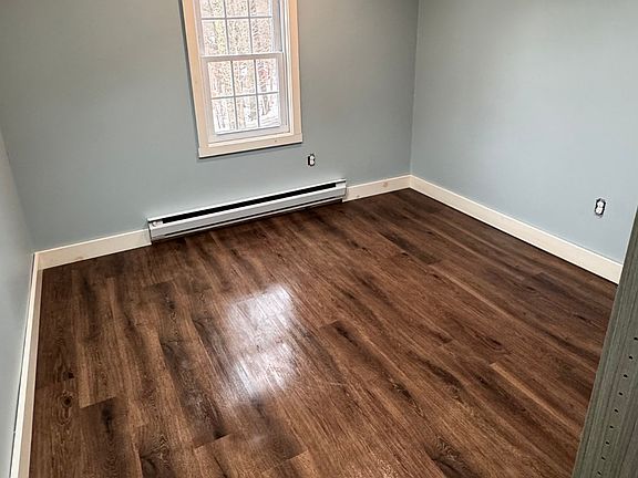 3rd image of 18 Oak Ridge Dr Floor 2