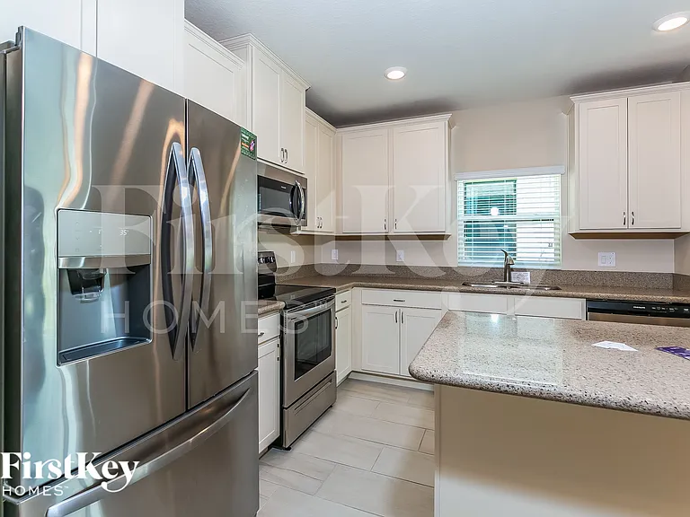 1051 Peta Way — Photo 8