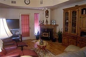 1st image of 7816 Pinewood Dr NW