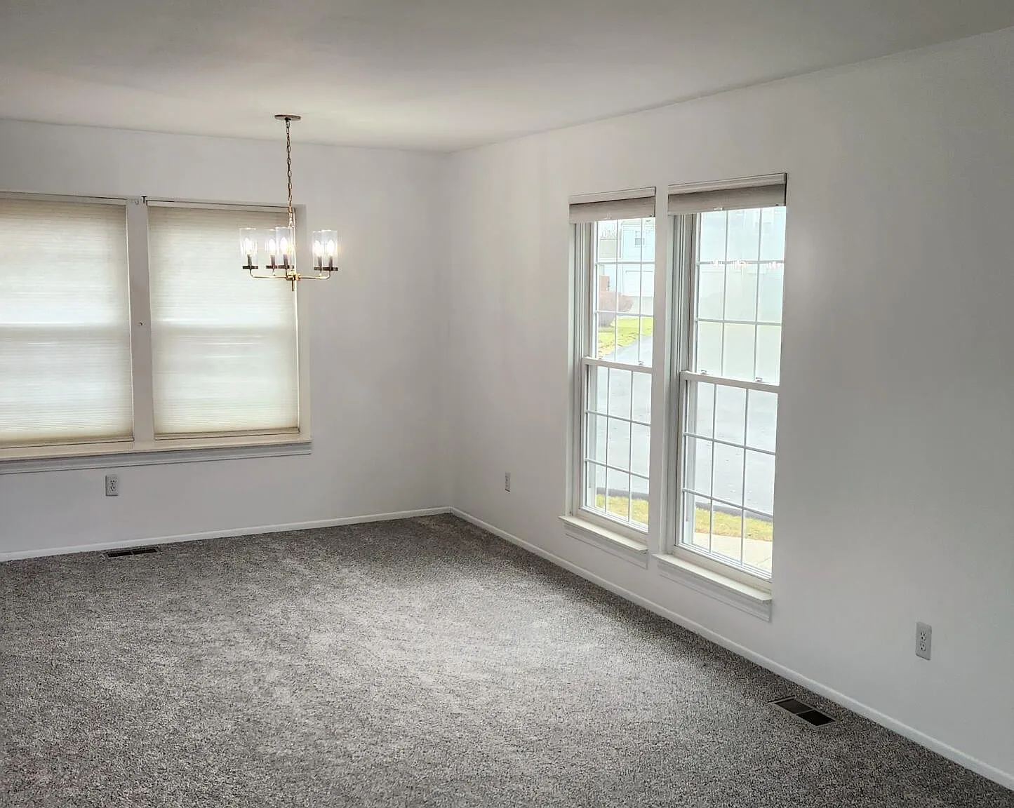 2 bed, 1.0 bath, 936 sqft, $1,700 — Photo 4
