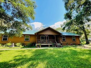 785 Willow Pond Ln, Geneva, FL 32732