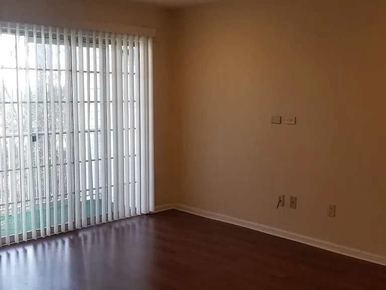 1126 Waterford Dr — Photo 6