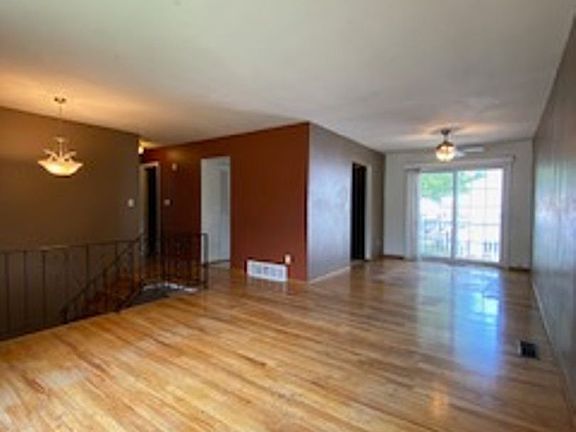 5th image of 2637 Frances Ave