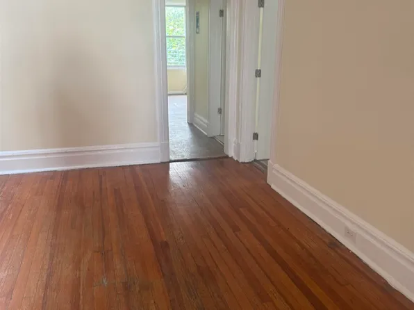 239 Bayview Avenue image 14 of 20